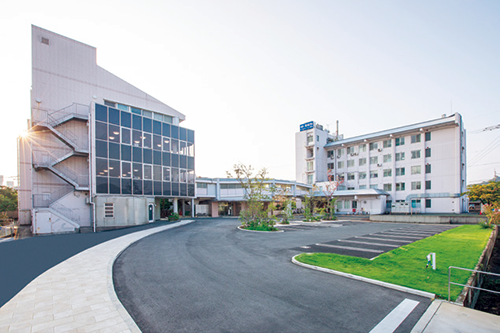 地域の医療、福祉、健康づくりに貢献する『青磁野リハビリテーション病院』